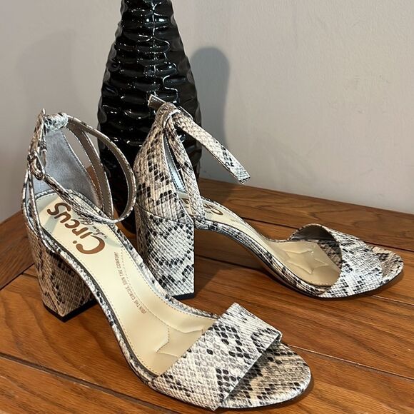 EUC Circus By Sam Edelman Oleana Snakeskin Heels size 7 1/2. - Picture 2 of 11
